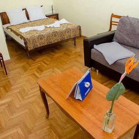 Апартаменти Apartament Na Adamkovskoy Брест Екстер'єр фото