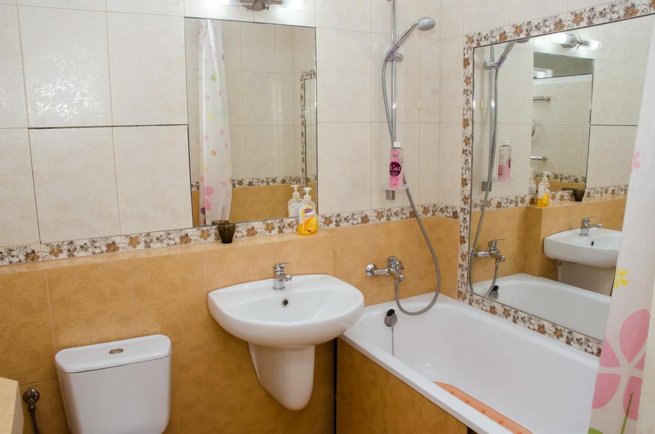 Апартаменти Apartament Na Adamkovskoy Брест Екстер'єр фото