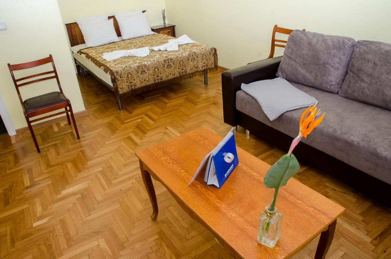 Апартаменти Apartament Na Adamkovskoy Брест Екстер'єр фото