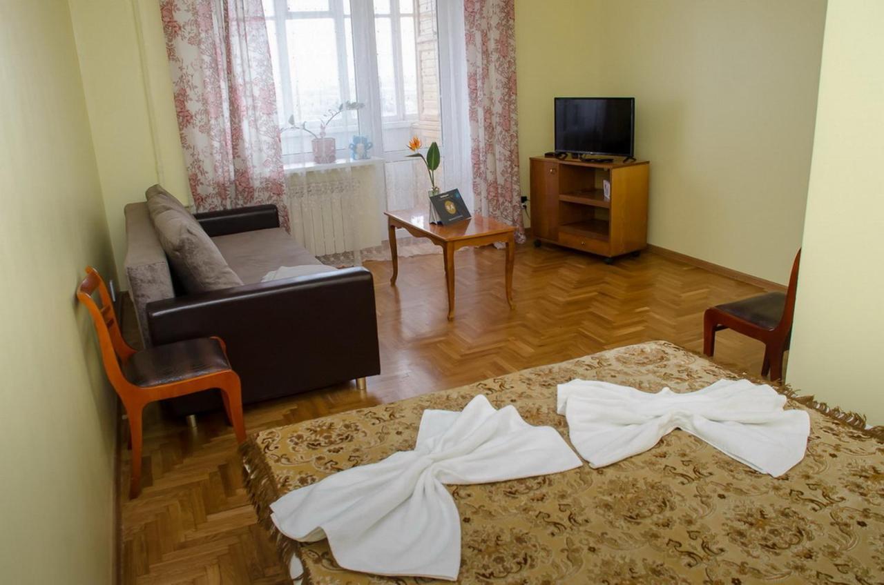 Апартаменти Apartament Na Adamkovskoy Брест Екстер'єр фото